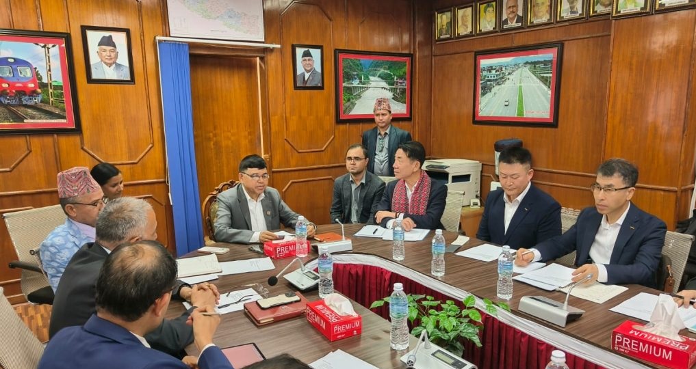 नेपालको रेलसेवामा लगानी गर्न कोरियाली लगानीकर्तालाई आग्रह