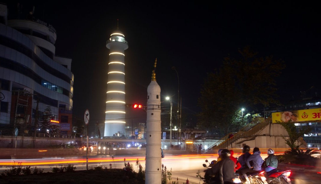 साँझमा बढे धरहरा अवलोकनकर्ता