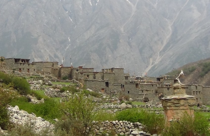 लिमी बासीलाई लखेट्दै छ हिमपहिरो