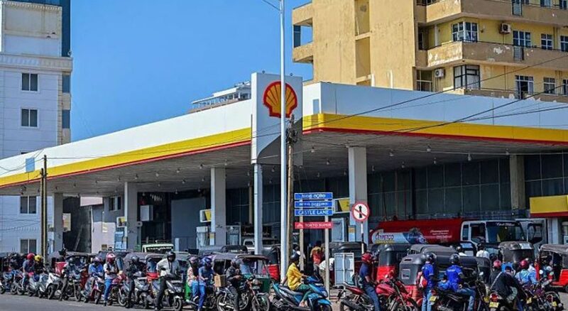 इन्धन संकट टार्न श्रीलङ्कामा बुधबार पनि विदा